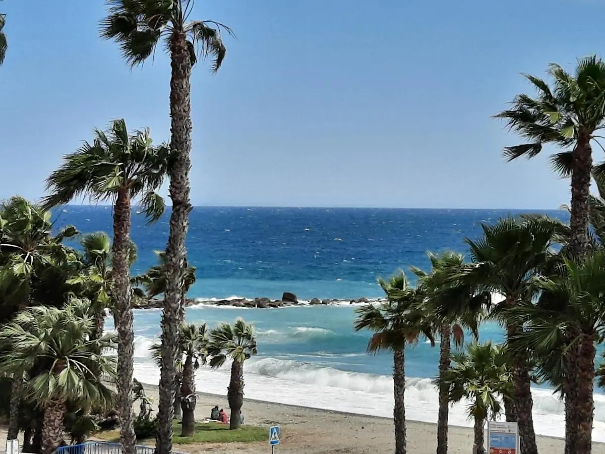Apartamento Frente Al Mar, Luminoso Y Amplio. location