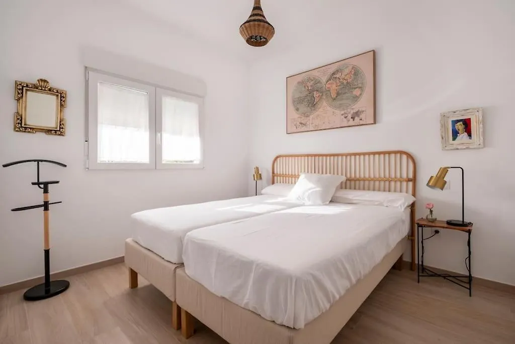 Apartamento Frente Al Mar, Luminoso Y Amplio. Almuñécar