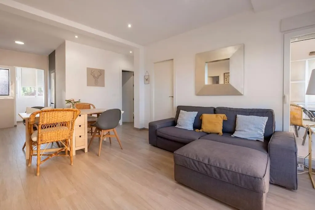 Apartamento Frente Al Mar, Luminoso Y Amplio. Almuñécar